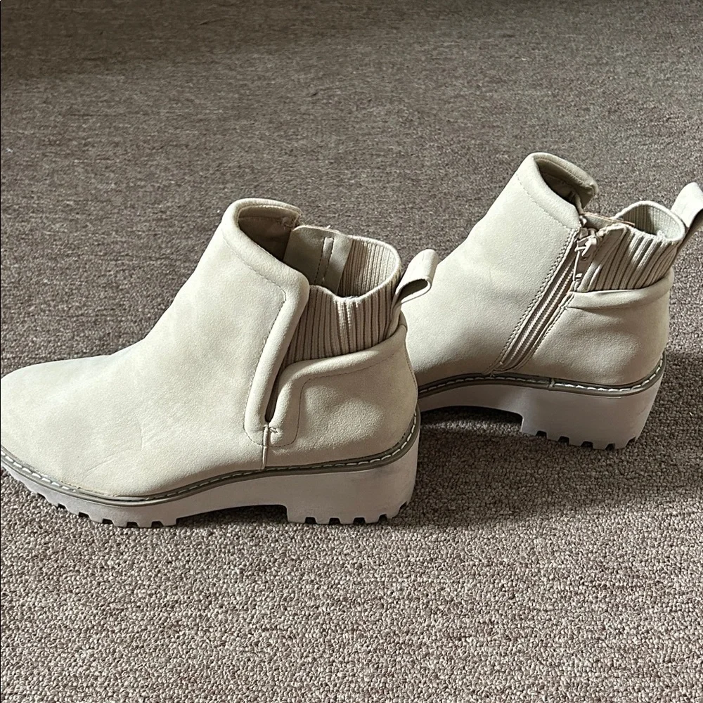 Cream Ankle Boots with Zipper - Picture 3 of 3
